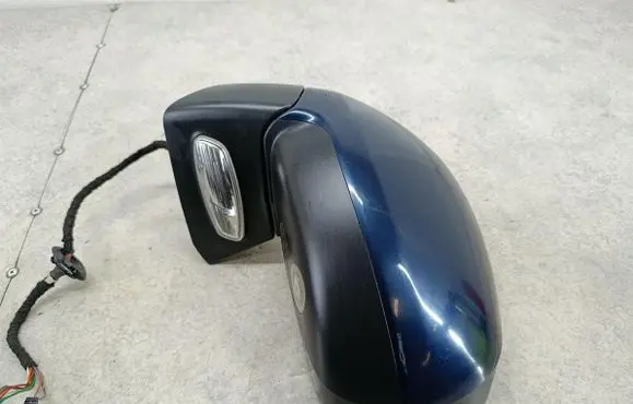 Peugeot 5008 Front door electric wing mirror 