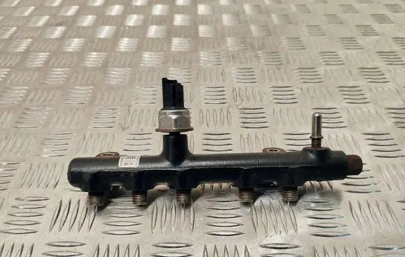 Ford S-MAX Fuel main line pipe 9674300080