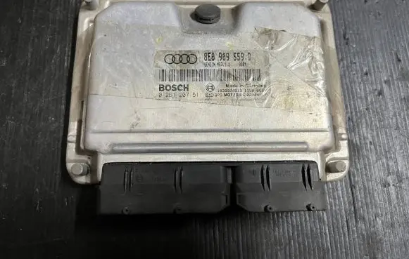 Audi A4 S4 B6 8E 8H Engine control unit/module 8E0909559D 1039S00519 8E0999559D
