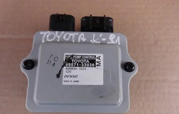 Toyota Camry VIII XV70 Fuel injection pump control unit/module 8957133030