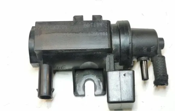 BMW 5 E60 E61 Turbo solenoid valve 7805391 11747805391