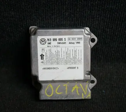 Skoda Octavia Mk2 (1Z) Airbag control unit/module 1K0909605S
