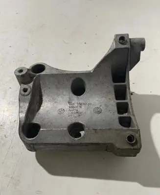 BMW 5 E60 E61 A/C compressor mount bracket 7796352 59260110