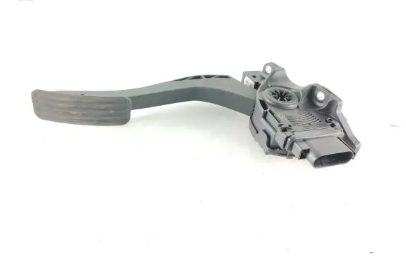 Accelerator throttle pedal