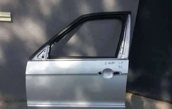 Ford S-MAX Front door