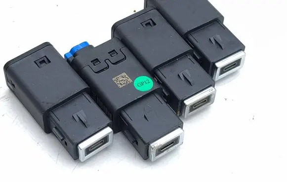 Peugeot 3008 III USB socket connector 9831350680 9851608480 170485490