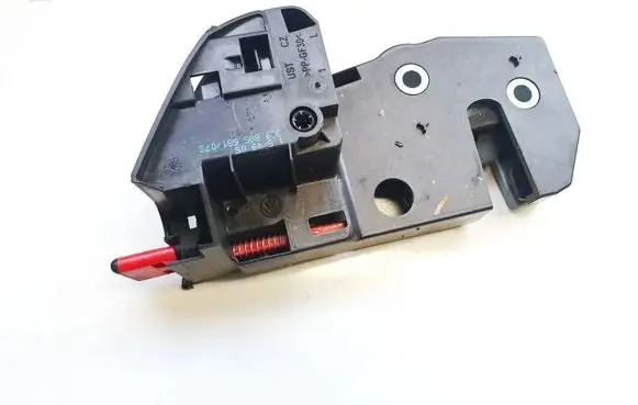 Volkswagen PASSAT B6 Seat back rest lock catch 3c9885681