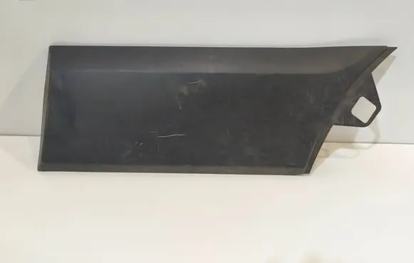 Rear fender molding trim