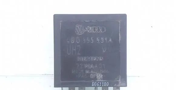 Skoda Octavia Mk1 (1U) Window wiper relay 4B0955531A 377