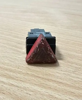 Audi A3 S3 A3 Sportback 8P Hazard light switch 8P0941509A 9751267