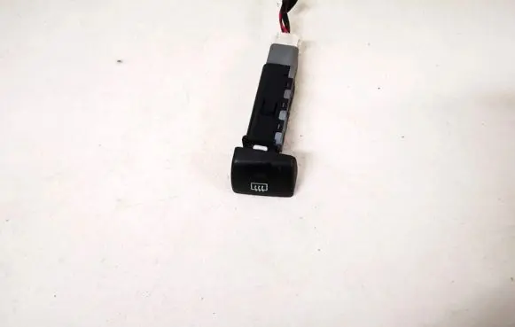 Hyundai Santa Fe Windscreen/window heater switch 9371026500