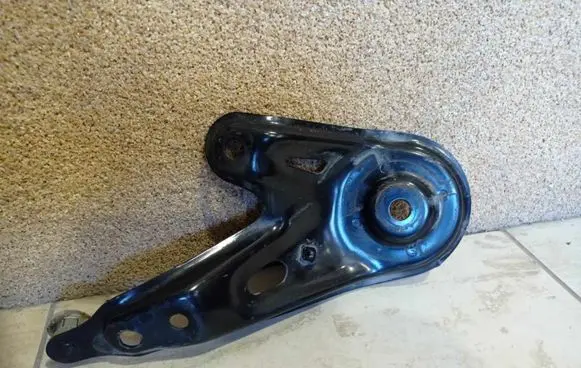 Toyota Sienna XL30 III Radiator support slam panel bracket 510240E011