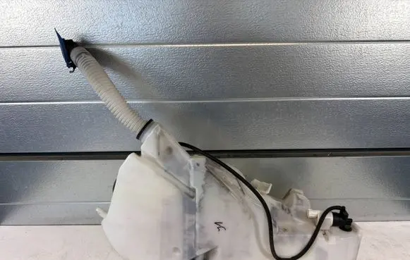 Jaguar XE Windshield washer fluid reservoir/tank GX7317B613C
