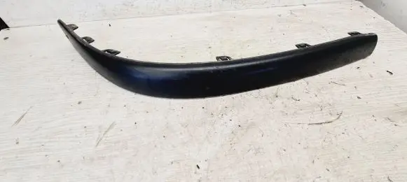 Front bumper splitter molding