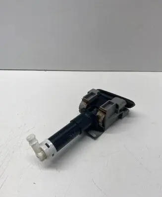 Mitsubishi L200 Windshield washer spray nozzle 37022