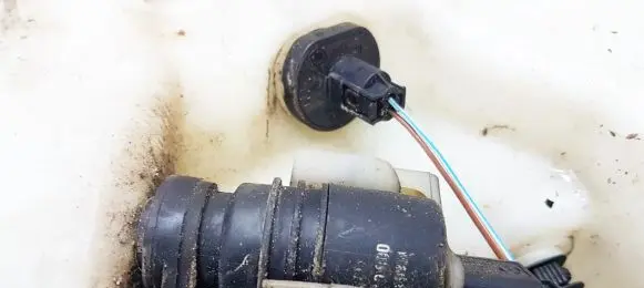 Mercedes-Benz E W211 Windscreen/windshield washer pump