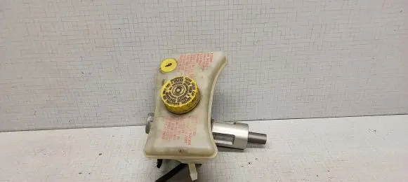 Audi A4 S4 B6 8E 8H Brake fluid reservoir 8E0611301E
