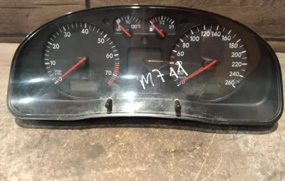 Volkswagen PASSAT B5 Speedometer (instrument cluster) 3B0919861B