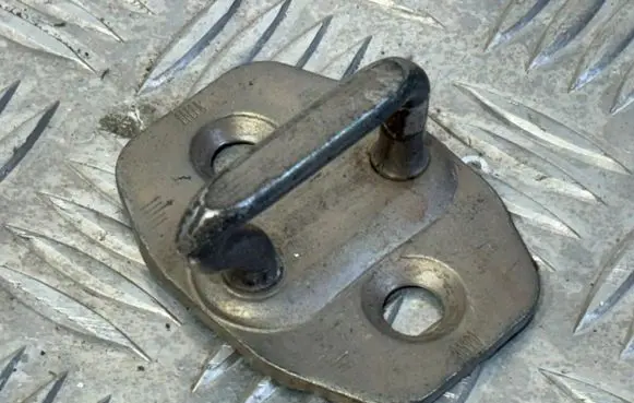 Mercedes-Benz Sprinter W901 W902 W903 W904 Front door lock loop/hook striker A9067200004 ALGR0