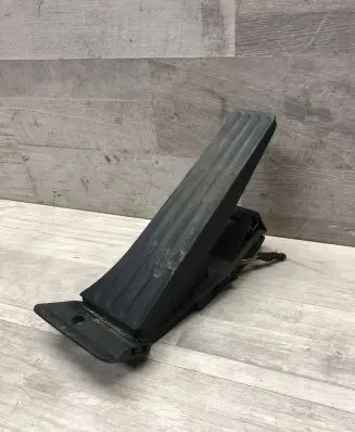 BMW 5 F10 F11 Accelerator throttle pedal 6852644 25916010