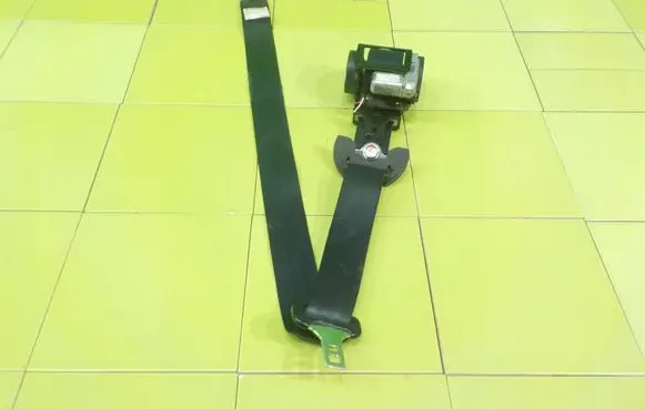 Mitsubishi Outlander Front seatbelt 6066747 XP192