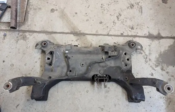 Ford Connect Engine mount bracket