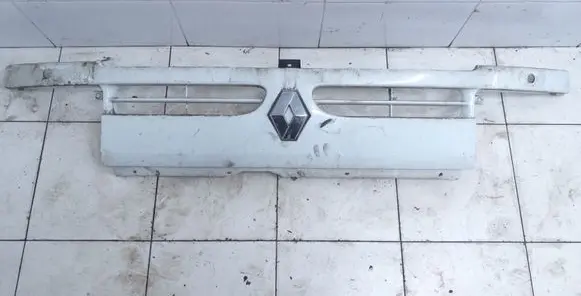 Renault Master II Front bumper upper radiator grill 7700352125