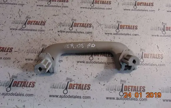 Toyota Corolla Verso AR10 Front interior roof grab handle