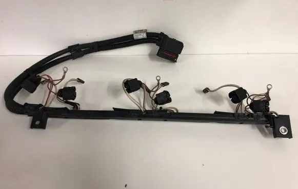 BMW 5 GT F07 Fuel injector wires 2S015111 760507601
