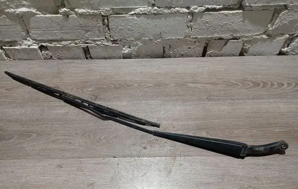 Volvo V70 Front wiper blade arm 8624269 8624246