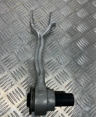 Rear control arm