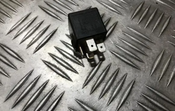 Volvo S40, V40 Other relay v23134b52x240 v23134-b52-x240