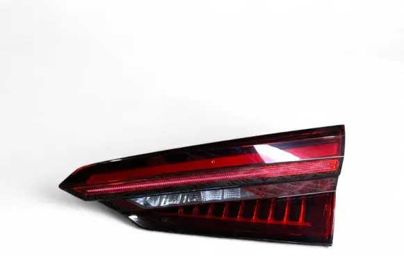 Audi A5 Tailgate rear/tail lights 8W6945094J