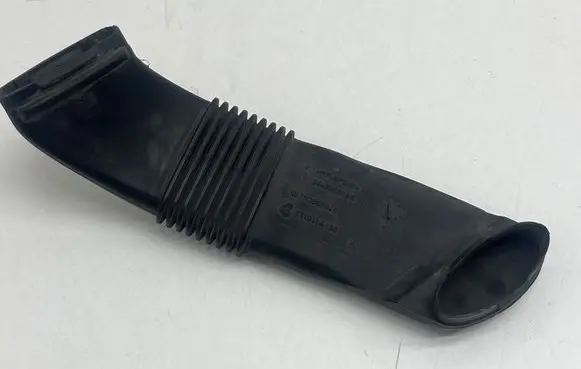 Opel Vivaro Air intake duct part 244936098R T11011A150 93868645
