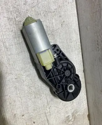 Ford Kuga III Seat adjustment motor 1331050X