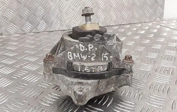 BMW 2 F22 F23 Engine mount bracket 687370401