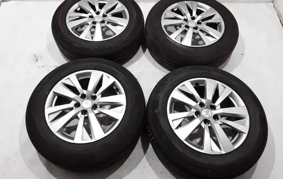Peugeot 5008 R17 alloy rim 