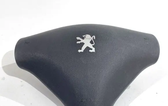Steering wheel airbag