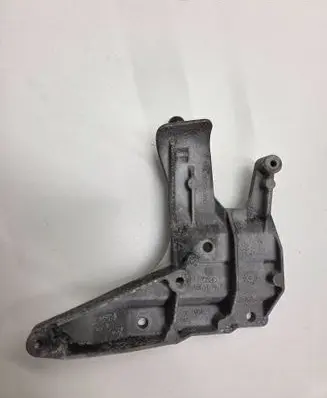 Audi A4 S4 B7 8E 8H Engine mounting bracket 03G131159B