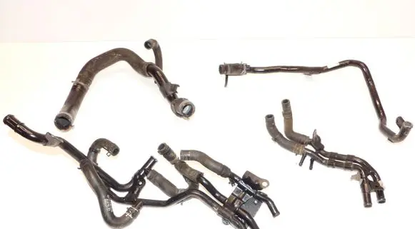 Engine coolant pipe/hose
