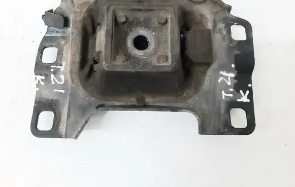 Volvo V50 Engine mount bracket 3M517M121