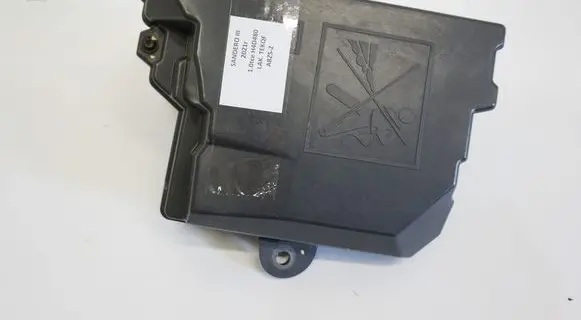 Dacia Sandero Fuse box cover