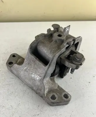 Citroen C5 Engine mount bracket