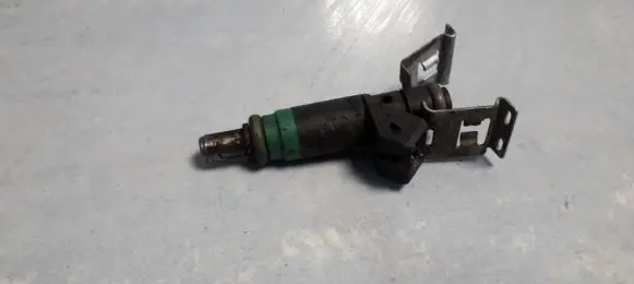 Fuel injector