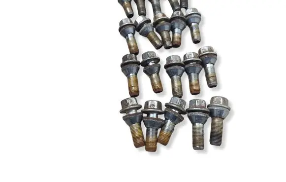 Volvo XC70 Nuts/bolts 