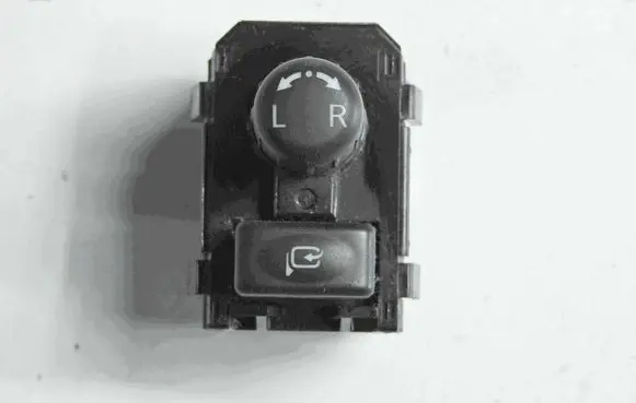 Nissan Leaf I (ZE0) Wing mirror switch