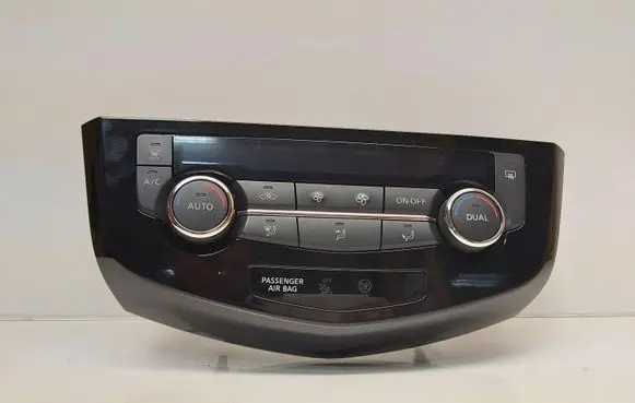 Nissan X-Trail T32 Climate control unit 275004EA0A
