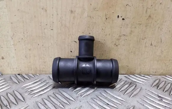 Volkswagen PASSAT B7 Engine coolant pipe/hose N906929