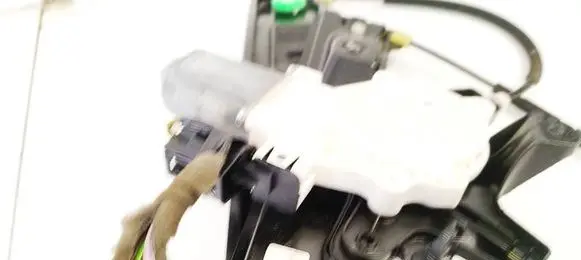 Ford Focus Front door window regulator motor A65065113