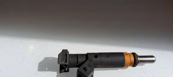 BMW 7 E65 E66 Fuel injector 7506924